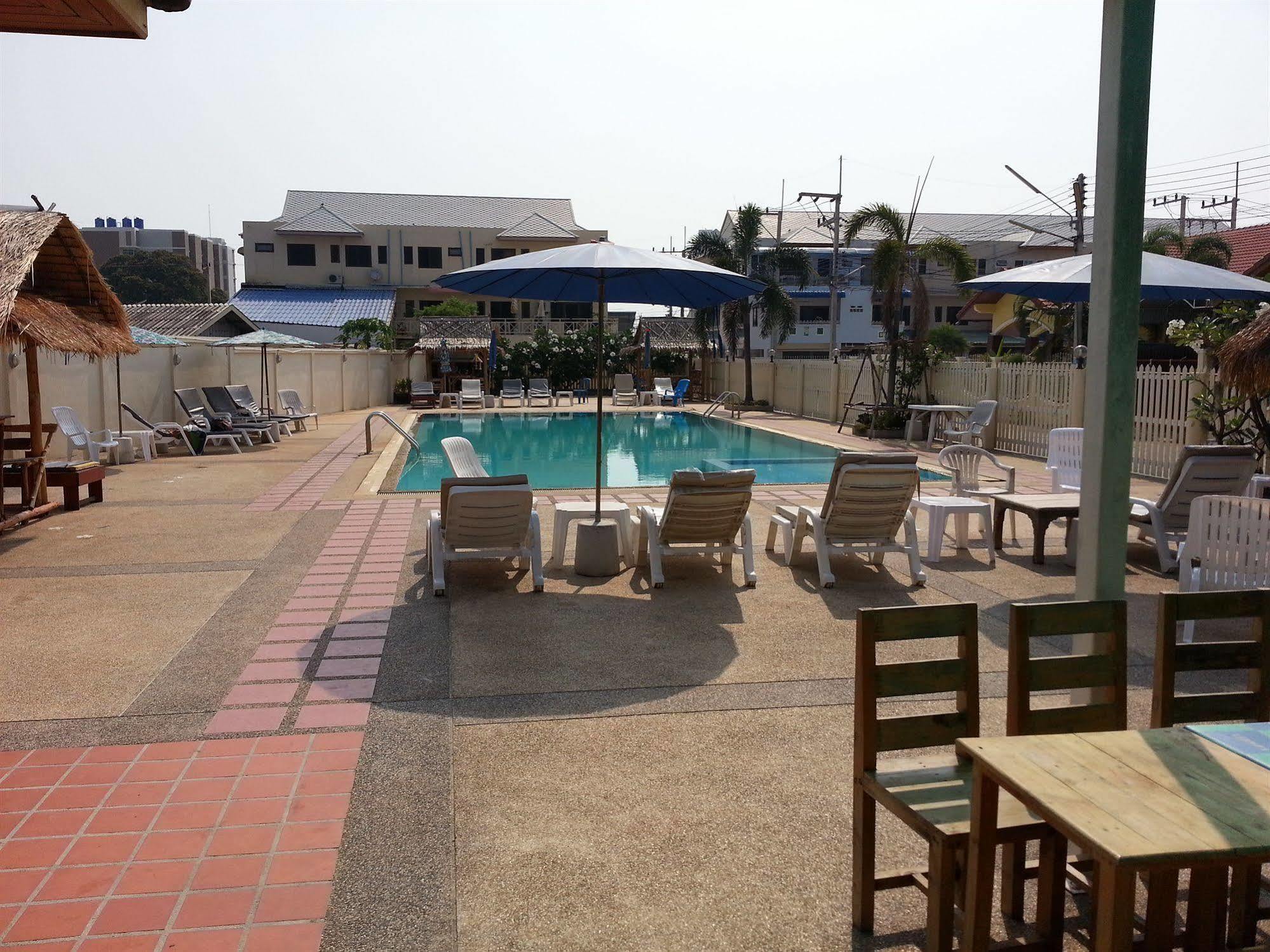 Donkey'S Rest Hotel HHQ Extérieur photo