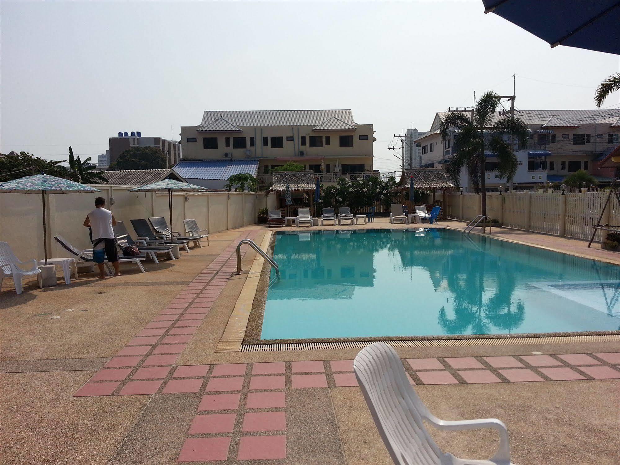 Donkey'S Rest Hotel HHQ Extérieur photo